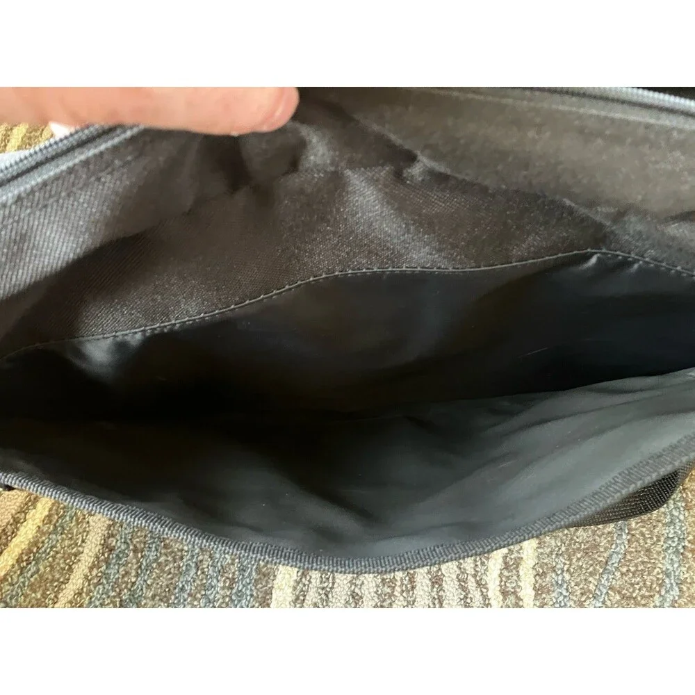 Leeds Black Canvas Messenger Computer Bag North West Zipper